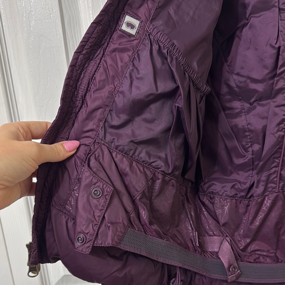 The North Face Women's Purple Puffer Jacket - Picture 6 of 8